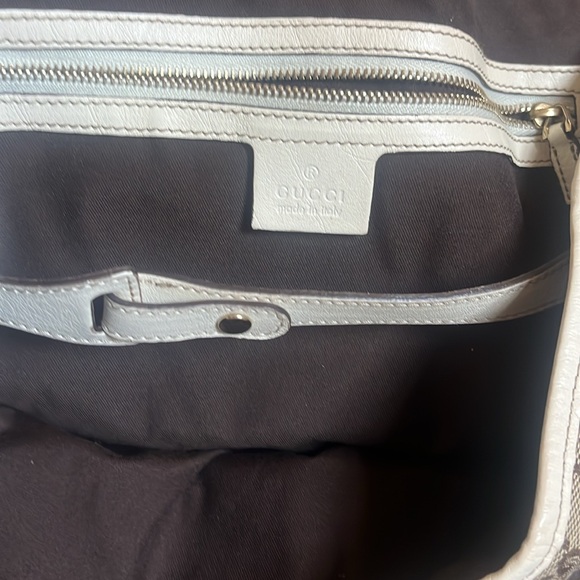 Gucci Beige/White GG Canvas Medium
Pelham Shoulder Bag - Picture 4 of 4